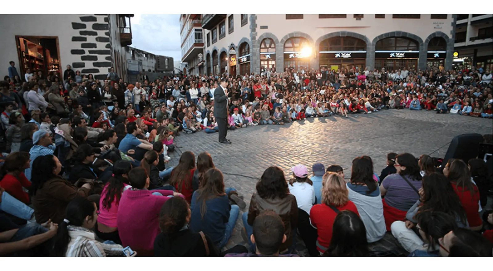Alex Navarro con L’Home Xoc en el Festival Mueca